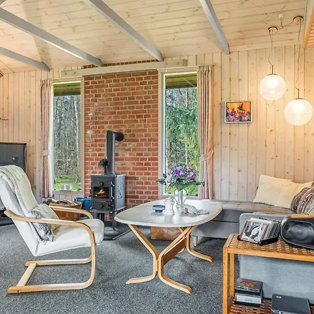 Franzisca - 200m To The Fjord By Interhome